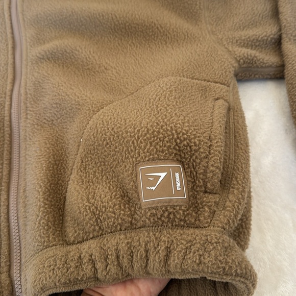 GYMSHARK TEDDY BROWN FLEECE JACKET SIZE MEDIUM - Picture 2 of 4